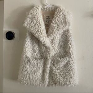 Johnny was Pete and Greta Sherpa vest size small